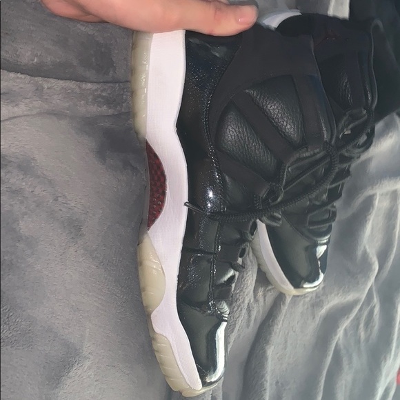 Jordan 11s - Picture 5 of 6